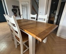 Extendable Oak dining table & 4 chairs