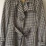 Ladies designer heavy coat size 6 like new Image 7