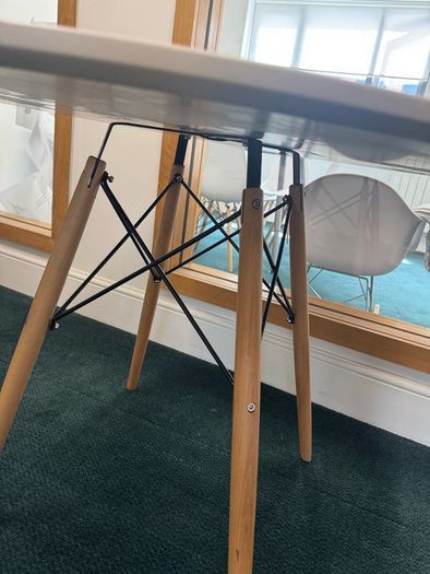Eames-style Eiffel round dining table