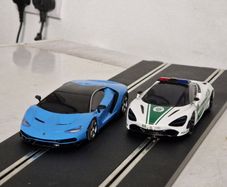 Scalextric Supercars Police Chase Twin Pack ( road slot car)