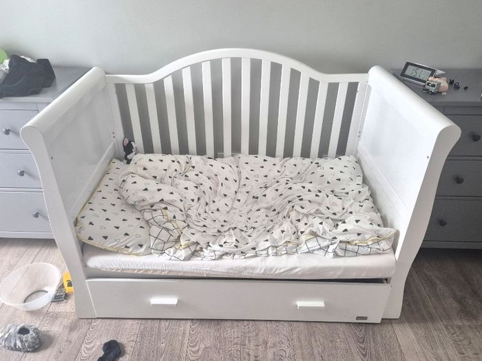 2 exact same for sale cotbeds br baby oslo sleigh. 200 euro for both or 110 each