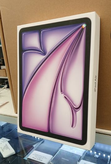 Apple iPad Air 11-inch with M3 chip Built 128GB Maximum capacity :95% Cycle count:227