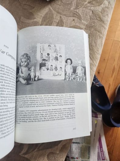 The Collectir's Guide To British Dolls Since 1920. By Collette Mansell. First Edition Large Volume Paperback In Good Condition.