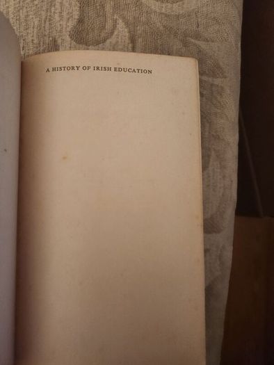 A History Of Irish Education.  A Study In Conflicting Loyalties. By P.j. Dowling. First Edition 1971 Paperback In Good Condition.  See Photos For Same.