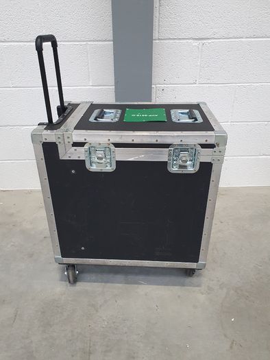 Flight case on wheels  with  Retractable handle