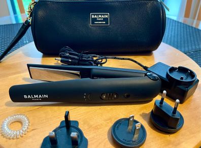 Balmain Universal Cordless Straightener Black