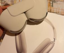 AirPods Max Starlight