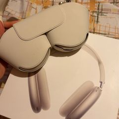 AirPods Max Starlight