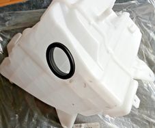 Genuine Toyota Land Cruiser 96-02 ,85315-60260 (jar Assy, Windshield Washer)