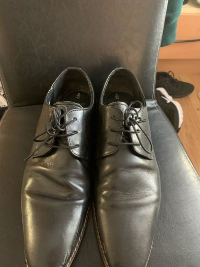 mens shoes black.