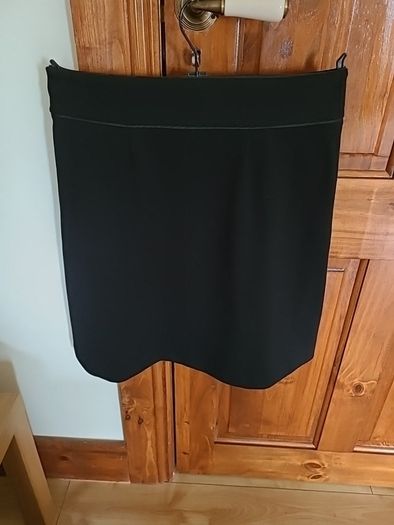 Ladies Black skirt Adrienne Vittadine Size 12