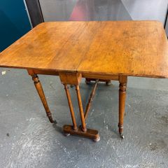 Beautiful Antique Mahogany Sutherland Table - Clever Space Saver