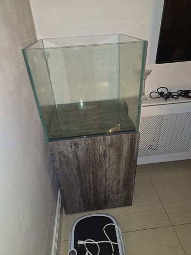 Fish tank and cabinet