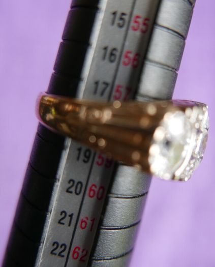 Vintage 9ct Solid Gold 375 Beautiful Trilogy Ring 10,2g