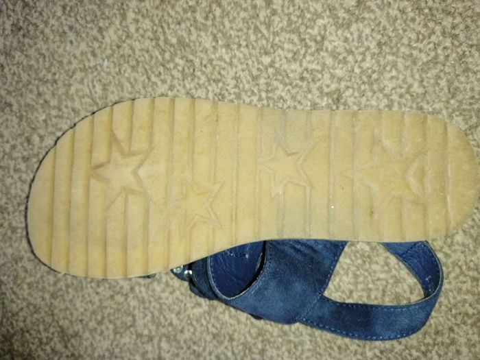 Girls sandals