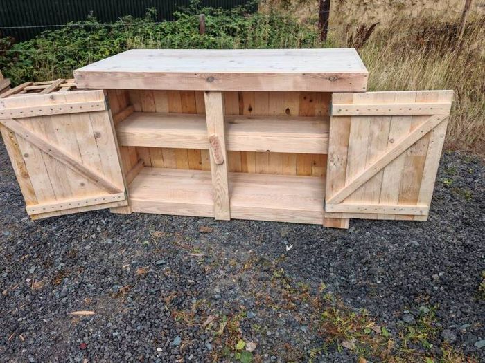 Rustic kitchen island with overhang