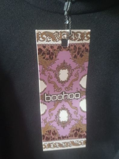 Women's top. Boohoo. New with tags