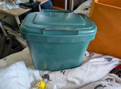 small compost bin