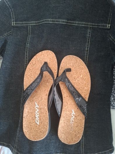 New Black Sequined Flip Flops Size 6