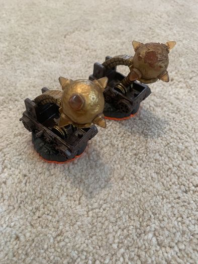 Skylanders 32 piece figures bundle