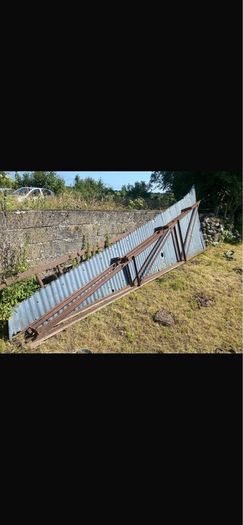 24 foot hay shed & 20 lean to - trusses & sheeting