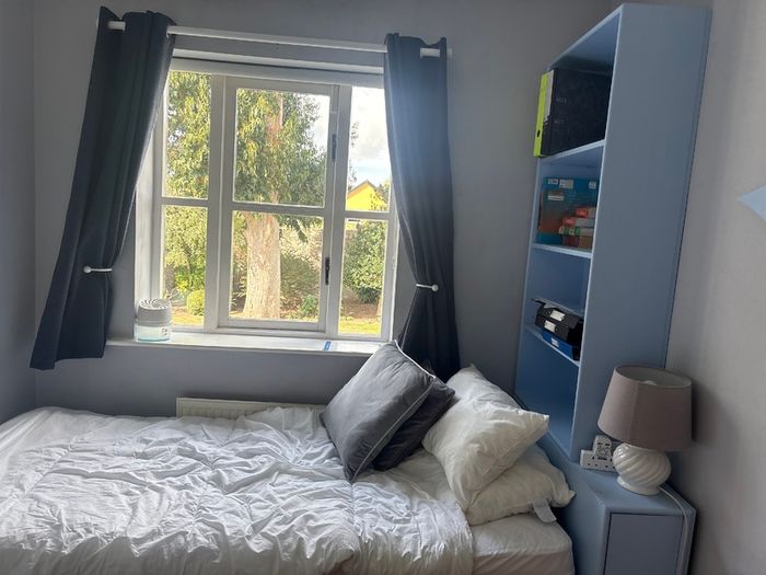 Child/teenager bedroom furniture