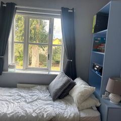 Child/teenager bedroom furniture