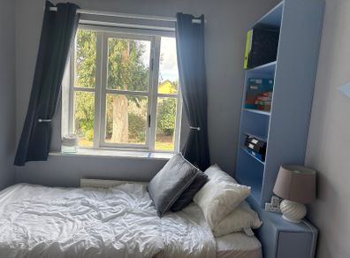 Child/teenager bedroom furniture