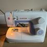 Singer sewing machine & bundle Image 8