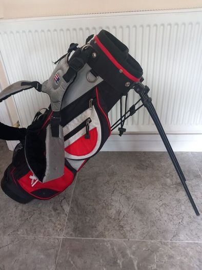 Kids golf bag with stand.