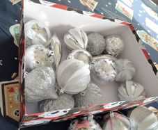 x1 Box of Large Shatterproof Silver Sparkle Baubles