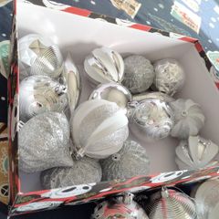 x1 Box of Large Shatterproof Silver Sparkle Baubles