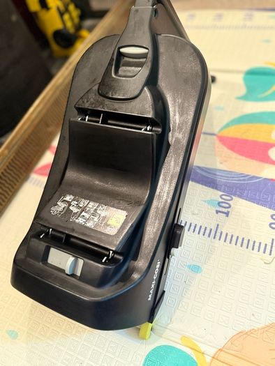 Maxi-Cosi CabrioFix Car Seat + ISOFIX Base Set