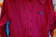 Brand New Vango Ladies Raincoat Size in Deep Pink Colour - L