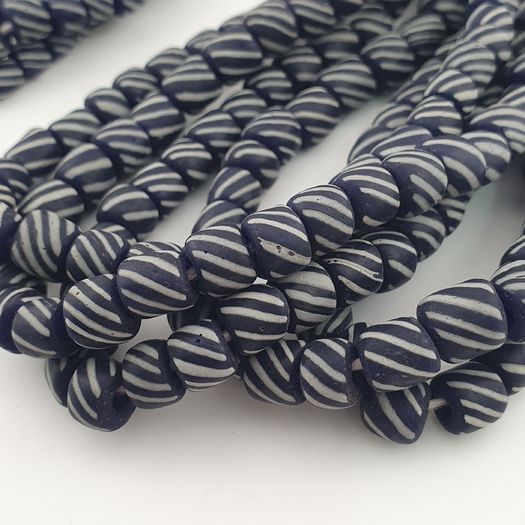 Vintage African white Stripe Black 7.0mm - 7.3mm Glass Beads Necklace