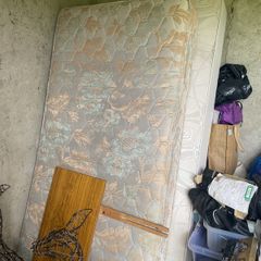 free single bed and matress