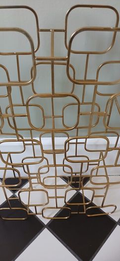 Abstract Design Metal Wine Bottle Holder
