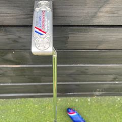 Scotty Cameron Champions Choice Button Back 33