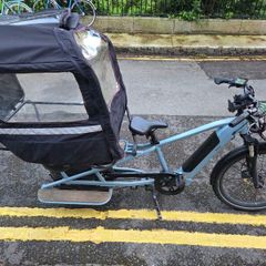 Electric longtail cargo bike
