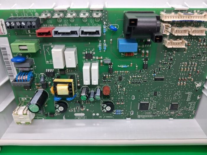 Postage - Viessmann PCB Vitodens 100W Boiler Control Board 7841748