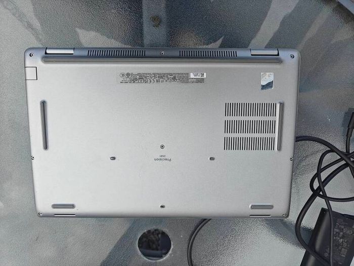 Dell Precision 3581 Mobile Workstation