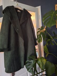 Cosy forest green colour hooded Derhy brand coat