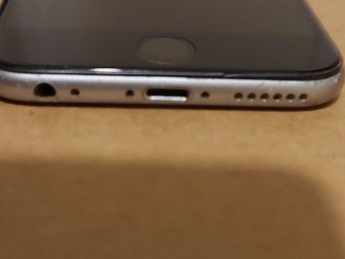 Apple Iphone 6s, 64GB, Battery Life 100%, activation Locked, excellent cosmetic condition