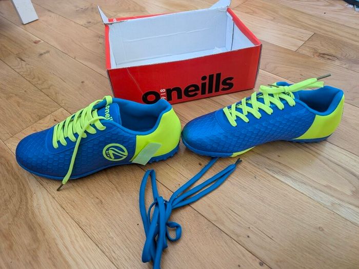 Astro boots O Neil's size 6