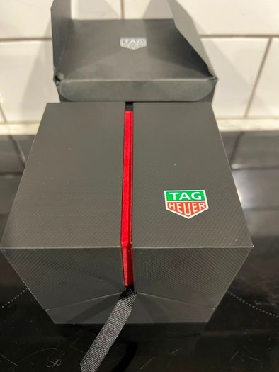 TAG Heuer Aquaracer Professional 200 Solargraph
