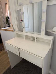 vanity table