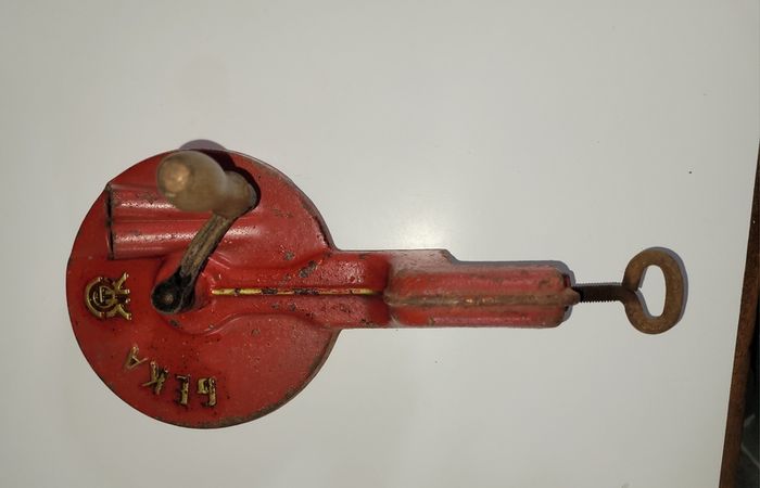 Vintage vegetable cutter
