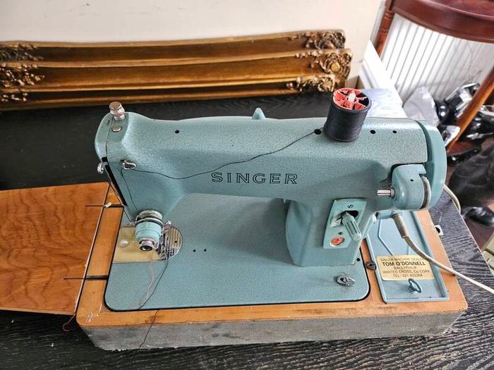 Vintage Singer 285K sewing machine