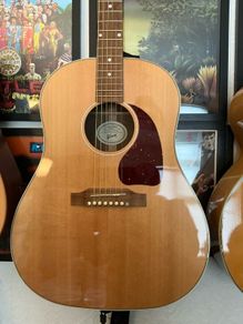 Gibson J45 Studio