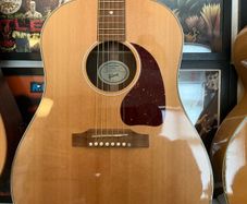Gibson J45 Studio